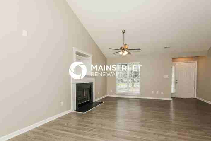 3212 Leicester Dr - Photo 2 of 16