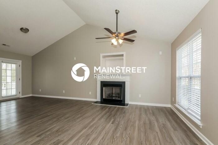 3212 Leicester Dr - Photo 3 of 16