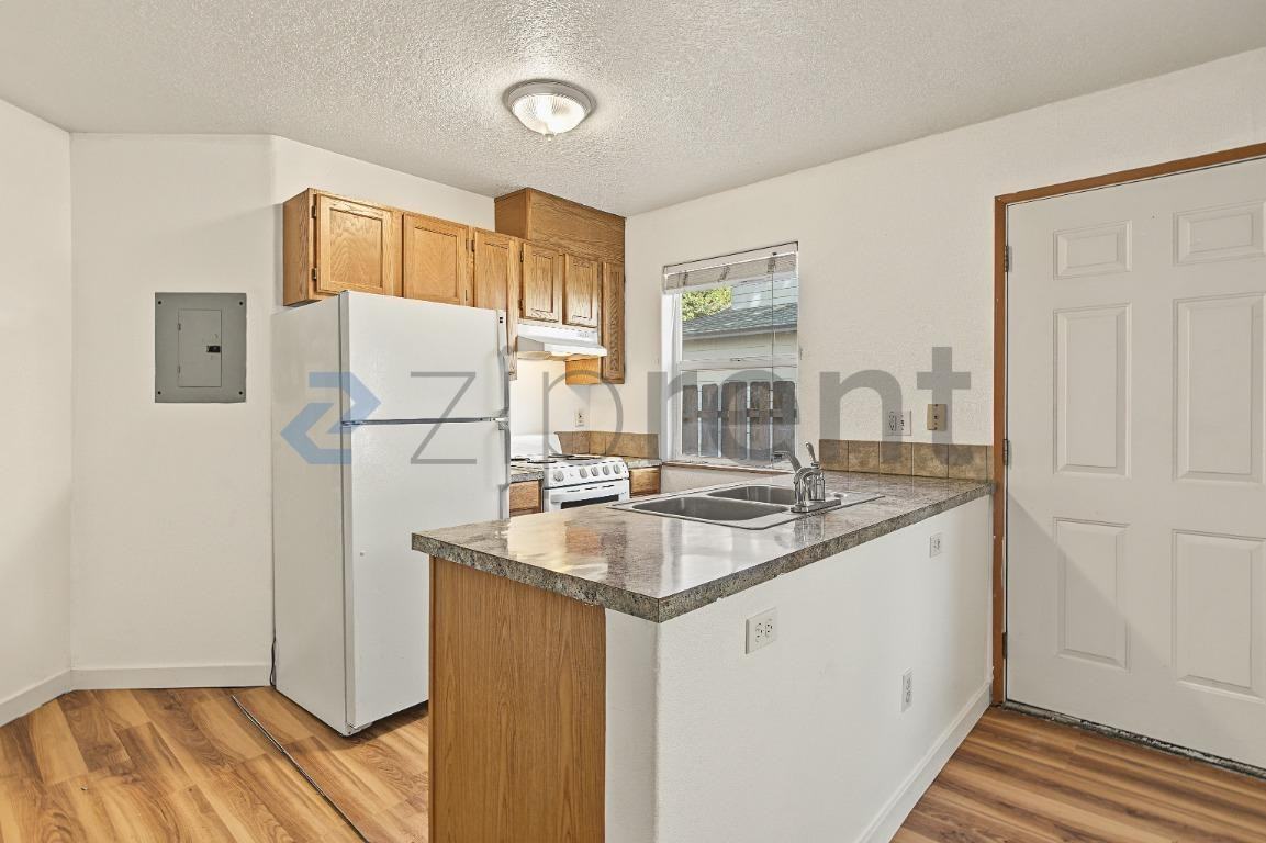 1542 Ne 68th Ave - Photo 2 of 16
