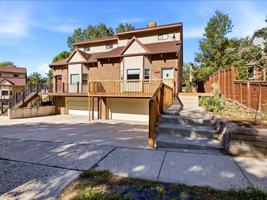 featured image of 8004 S Sunnyoak Cir