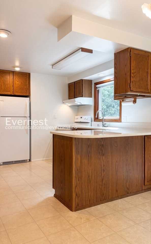 909 Ne 115th St - Photo 7 of 24