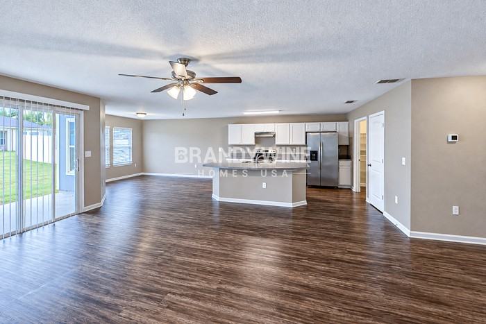 1843 James Madison Ct - Photo 4 of 25