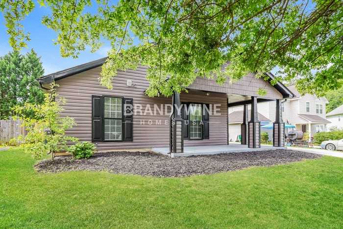 8017 Lauren Kay Ct - Photo 3 of 22
