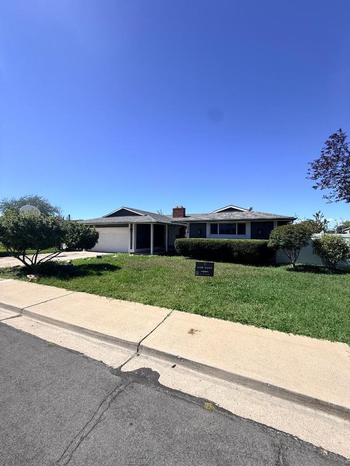 558 S 440 W - Photo 2 of 11
