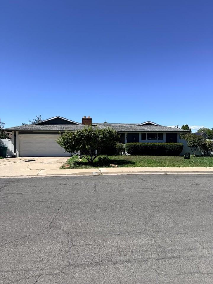 558 S 440 W - Photo 4 of 11