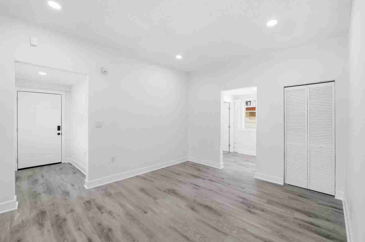 1826 19th St S - Photo 7 of 11
