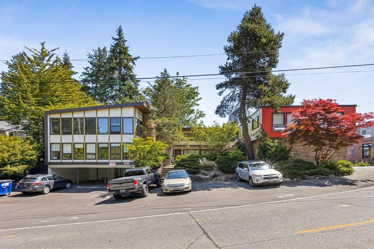 Sunset Plaza Apartments - Photo 2 of 2