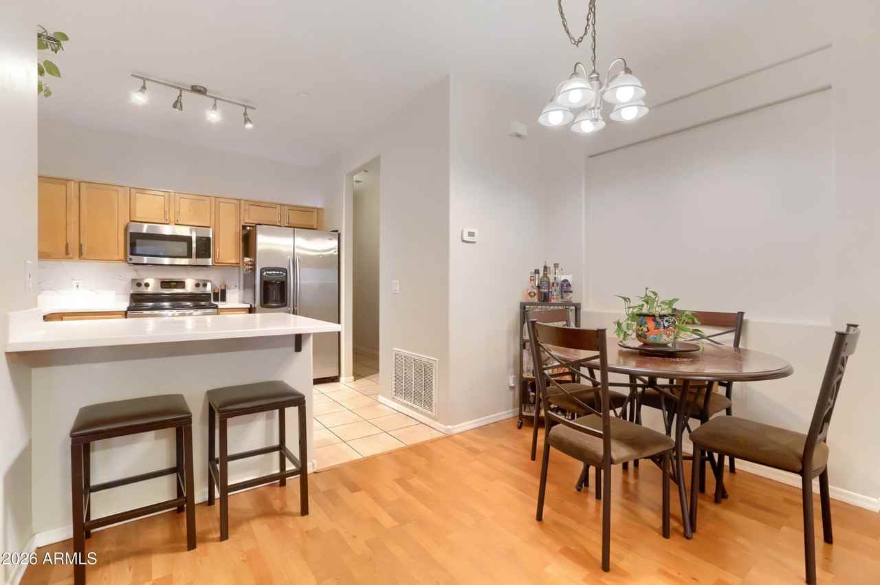 805 S Sycamore #117 - Photo 4 of 14