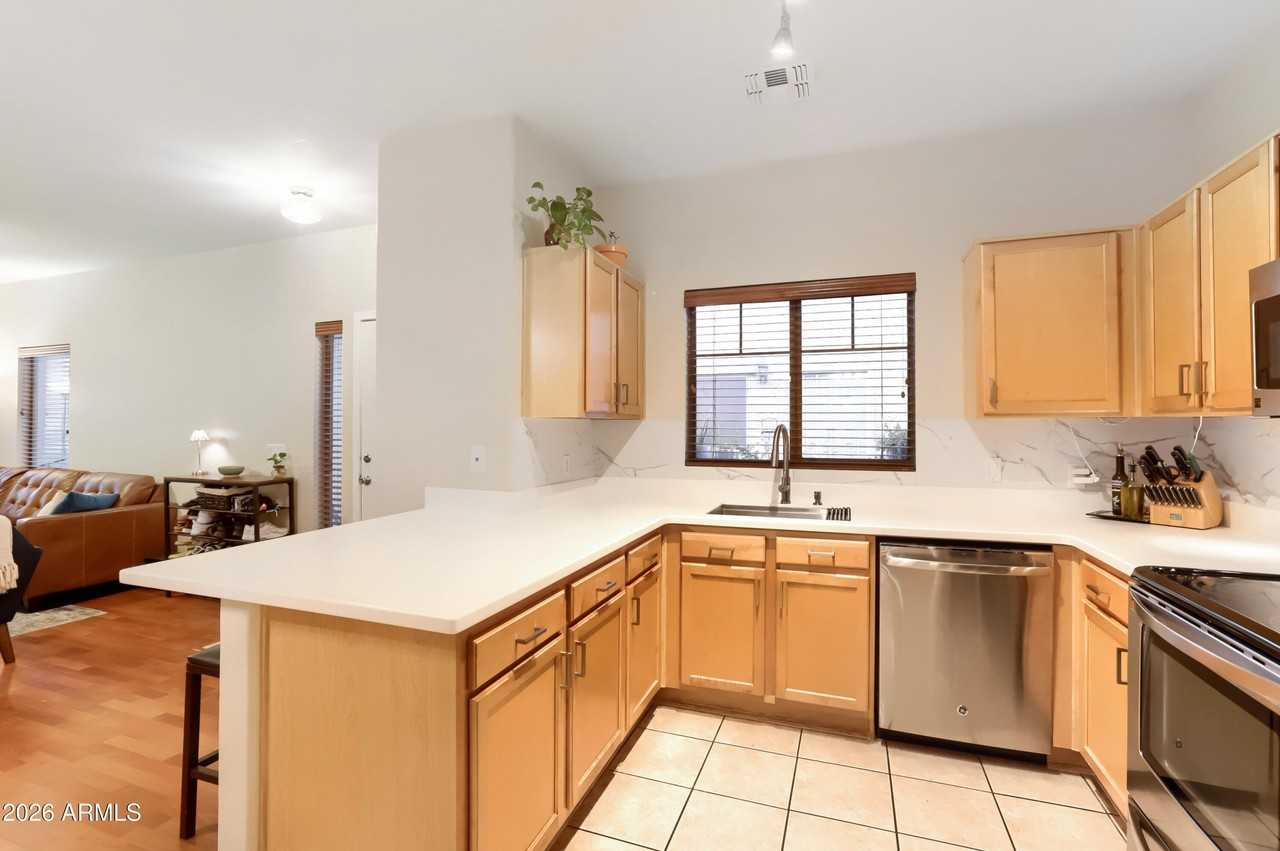 805 S Sycamore #117 - Photo 5 of 14