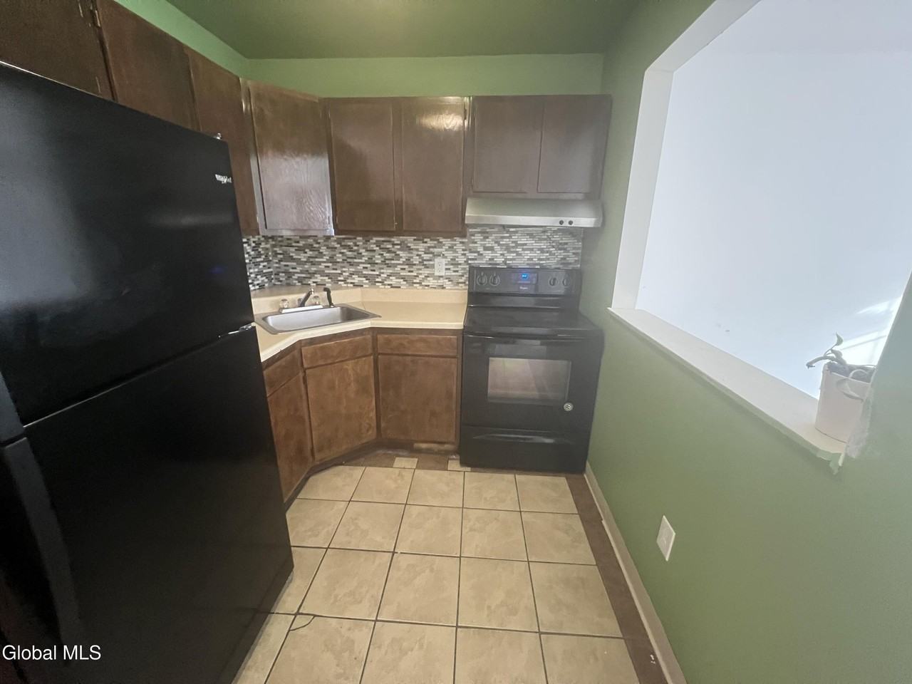 183 Livingston Ave #1 - Photo 6 of 17