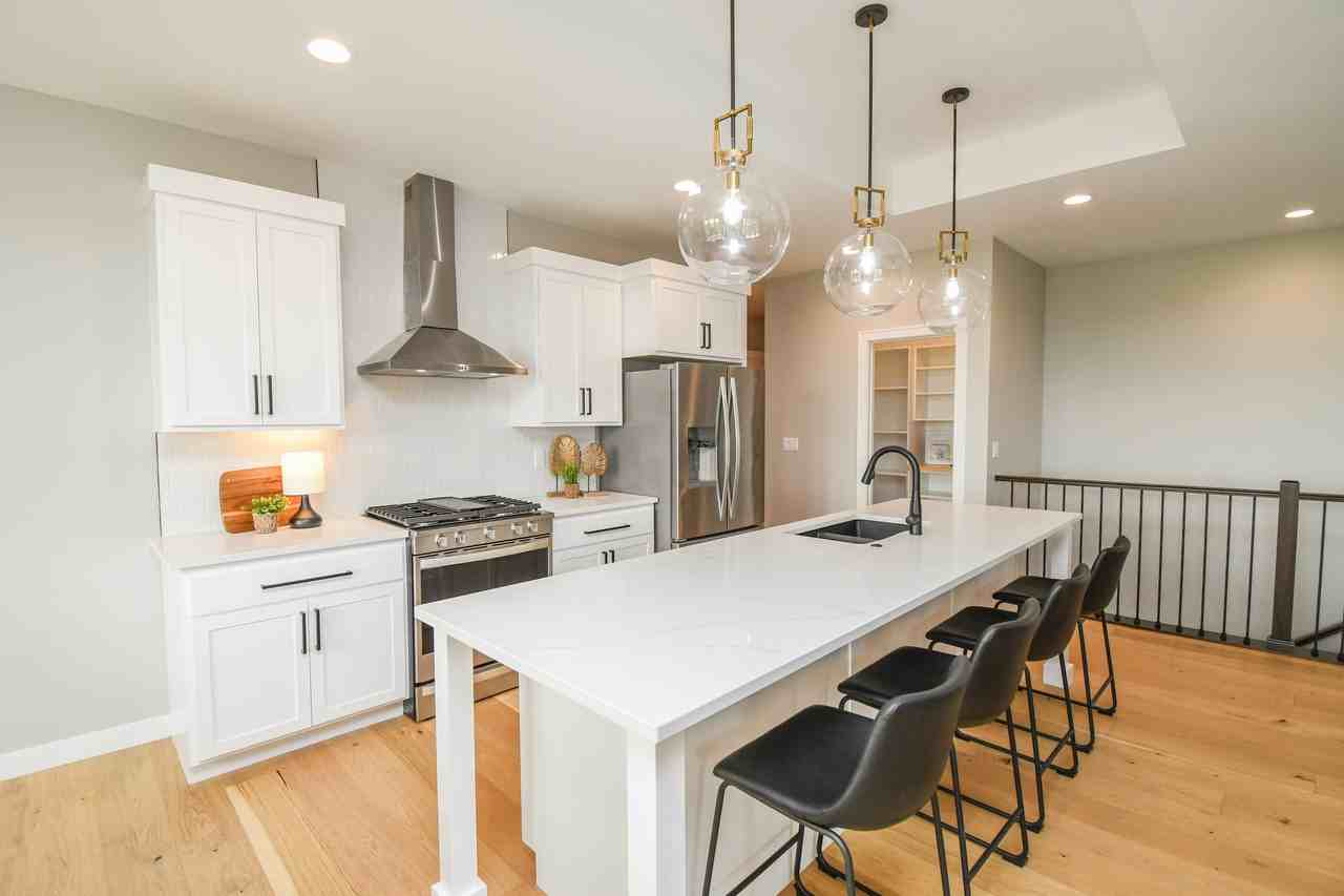 1520 N Marlowe Ave - Photo 3 of 22