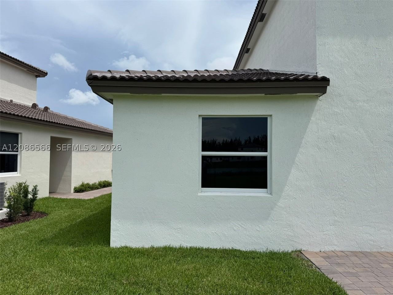 2404 Se 29th Dr - Photo 7 of 38