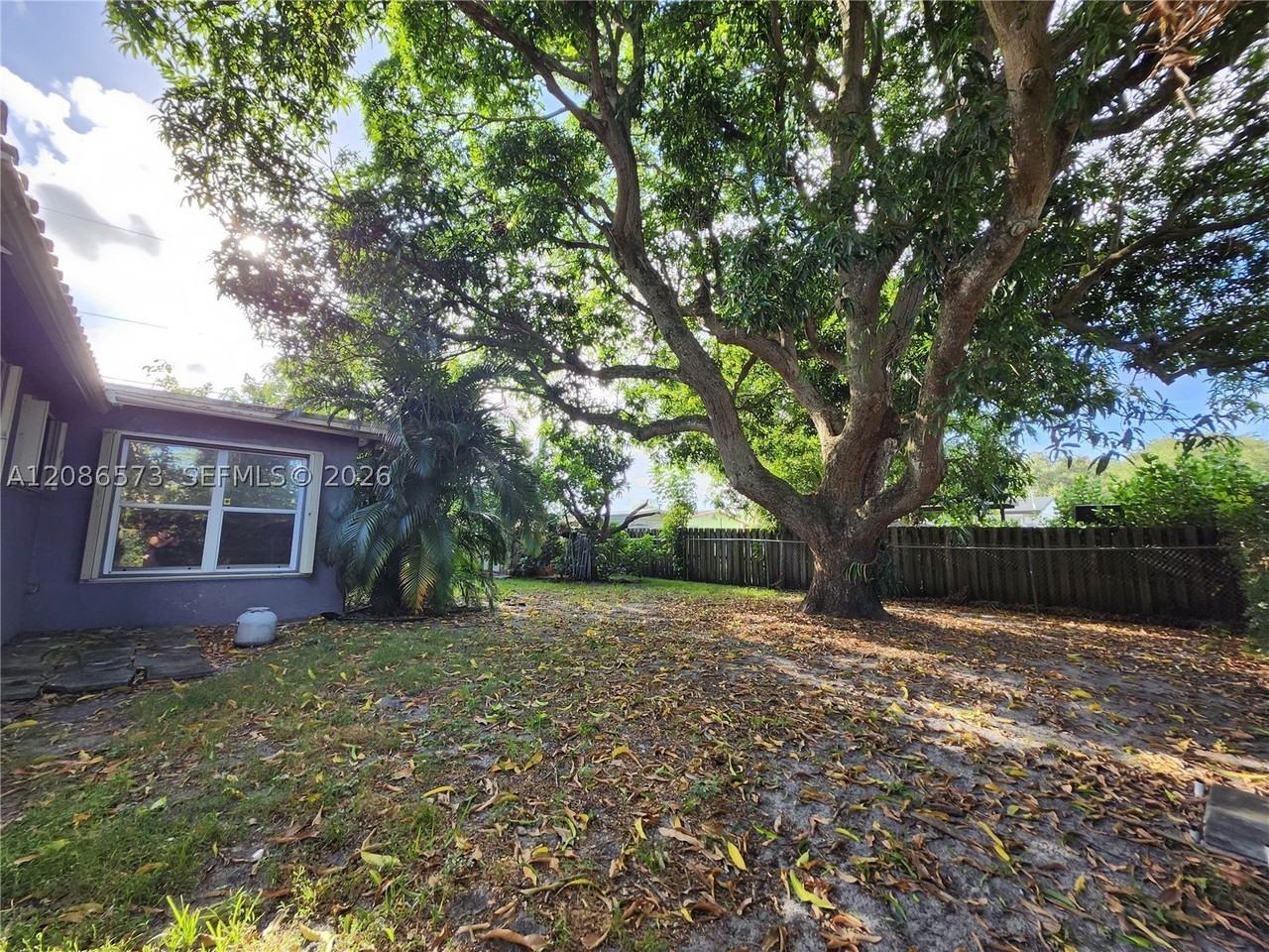 6570 Thomas St - Photo 3 of 14