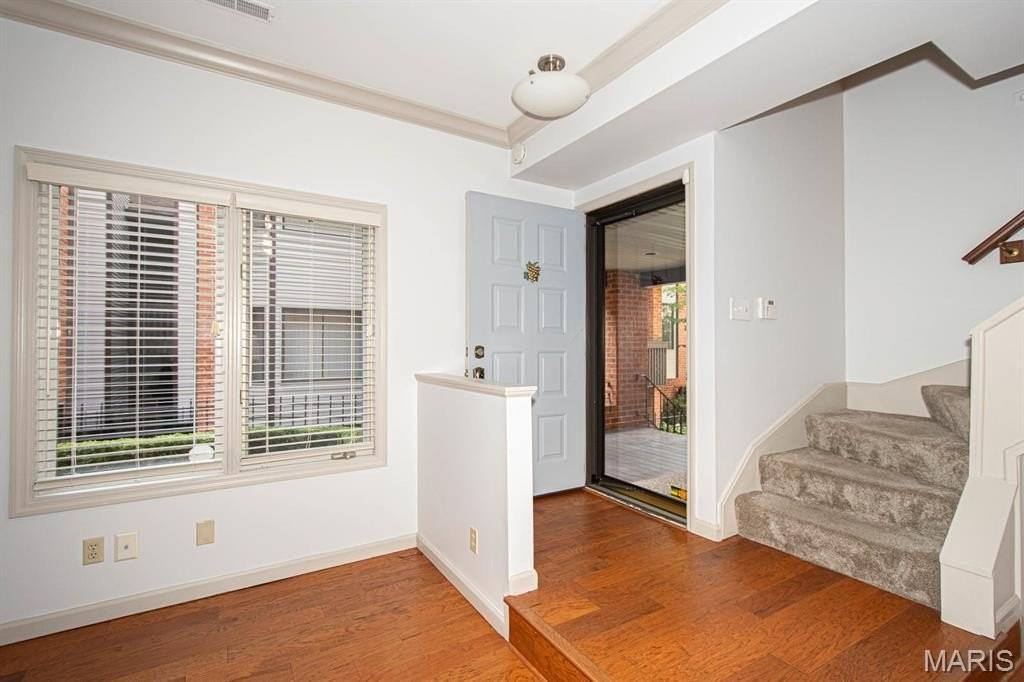 4444 Lindell Blvd #7 - Photo 3 of 47