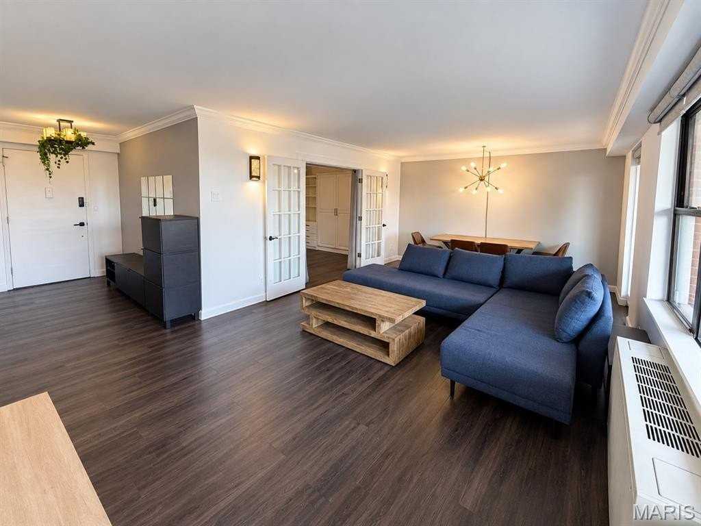 4466 W Pine Blvd #8D - Photo 3 of 24