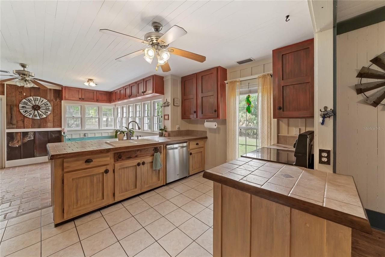 1905 Myrtle Lake Ave - Photo 7 of 25