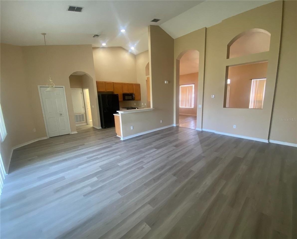 1239 Dunbrooke St - Photo 7 of 22