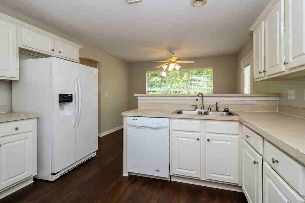 412 Gresham Dr - Photo 7 of 16