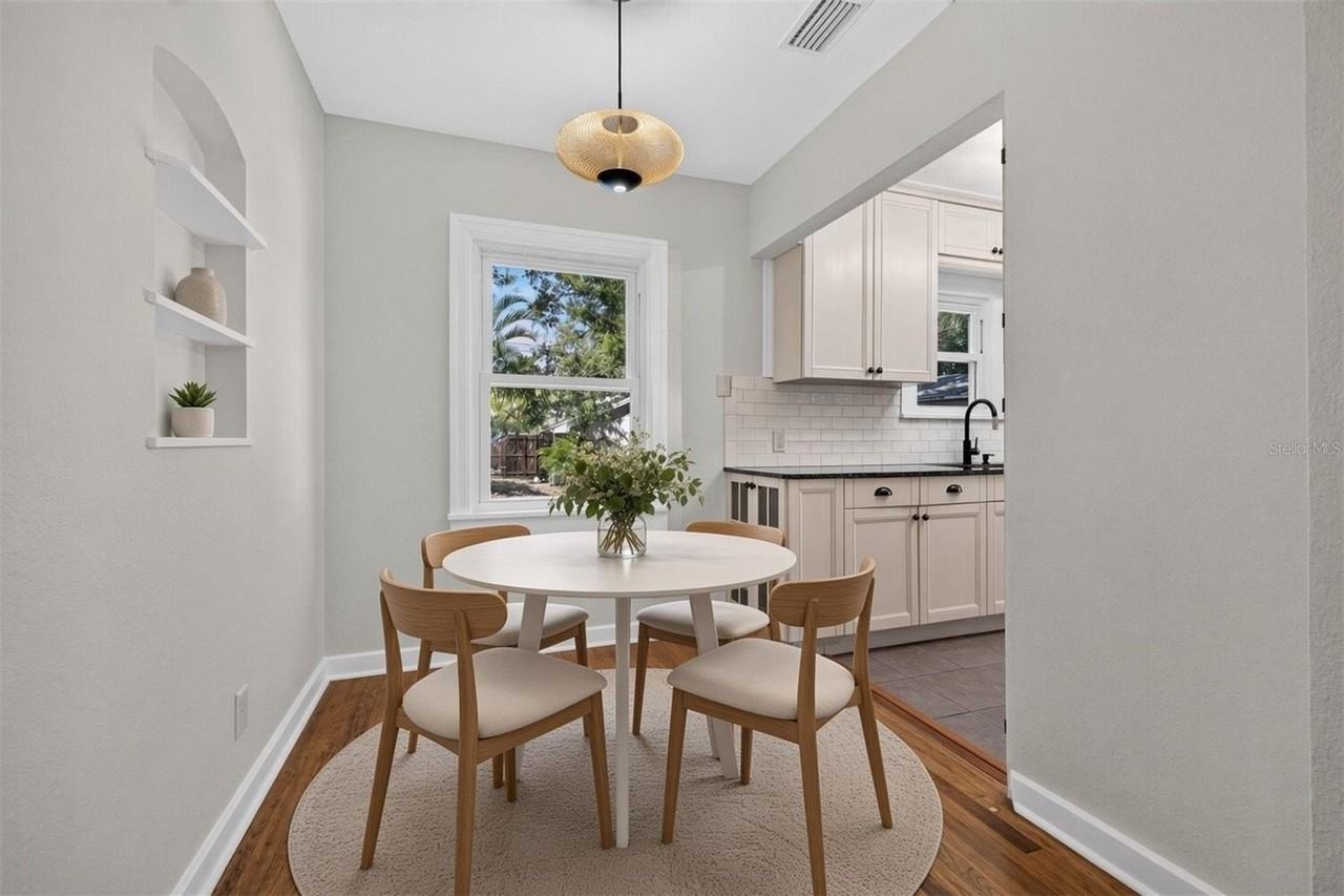 4645 Iris St N - Photo 5 of 15