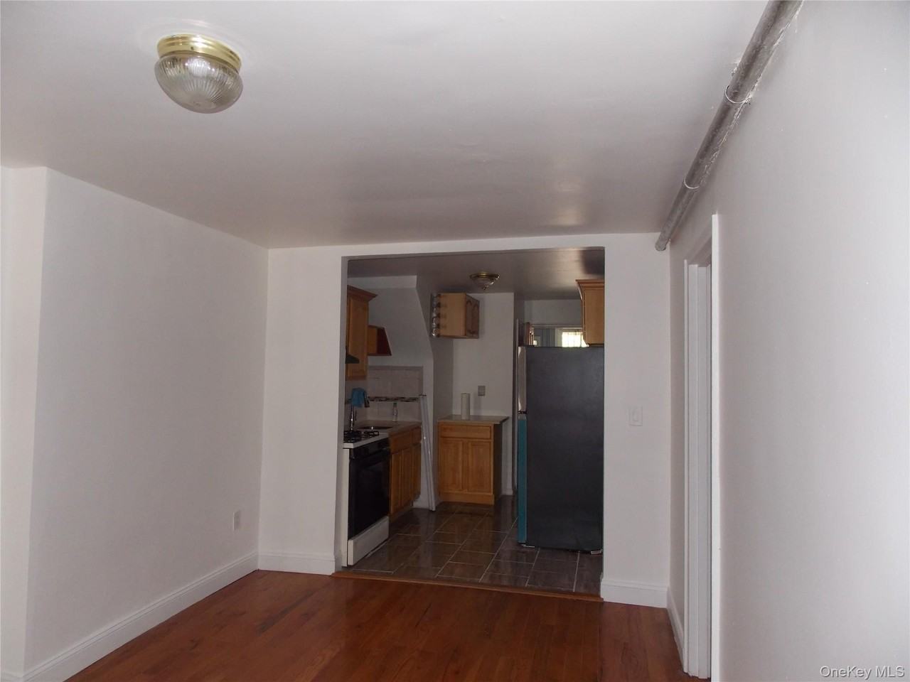 2927 Throop Ave - Photo 2 of 5