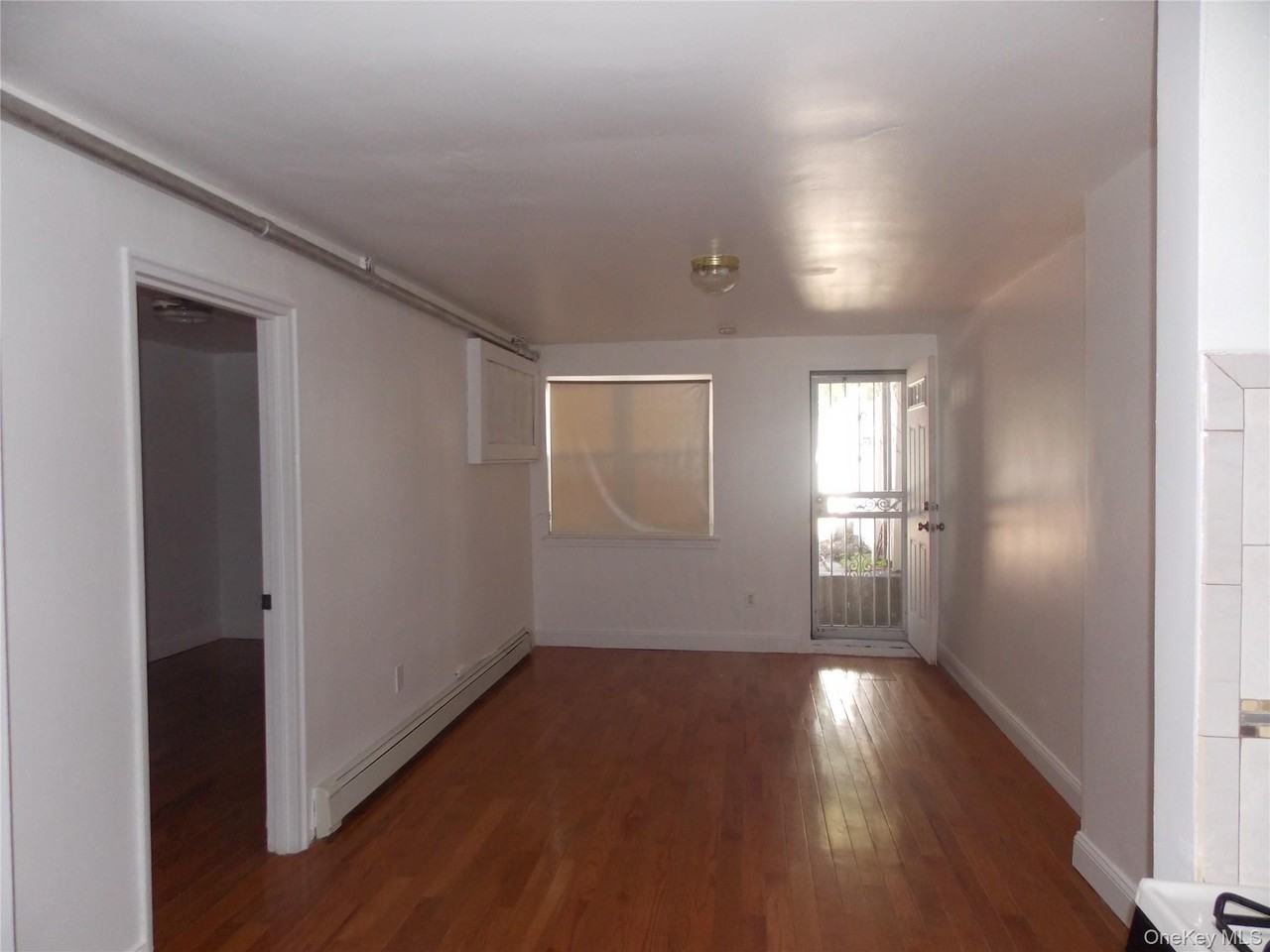 2927 Throop Ave - Photo 3 of 5
