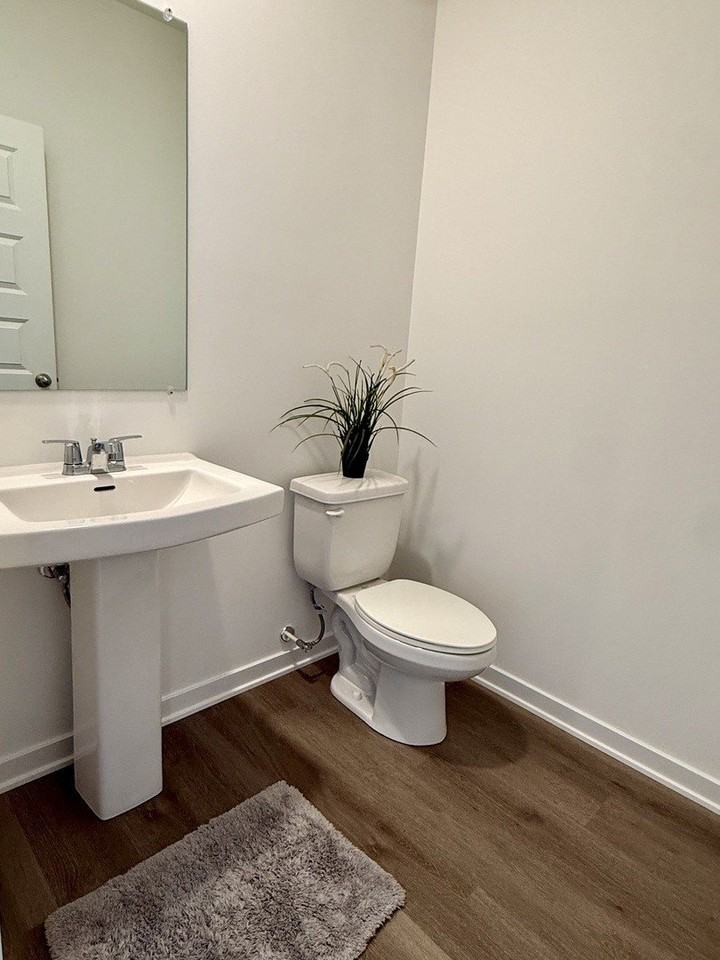 553 Yosemite Way - Photo 7 of 22