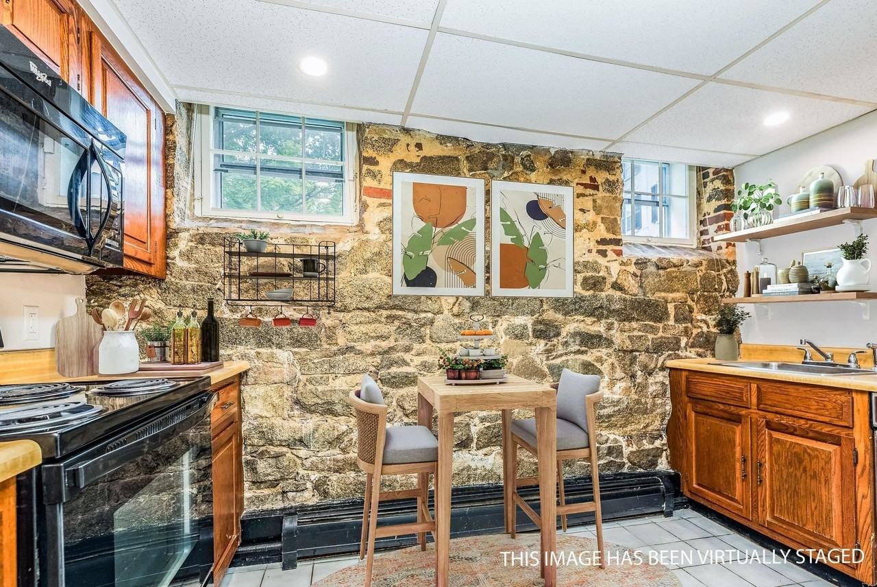 145 Middle St - Photo 3 of 29