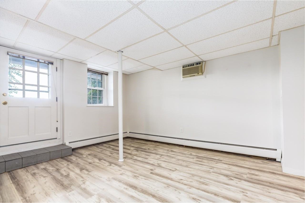 145 Middle St - Photo 4 of 29