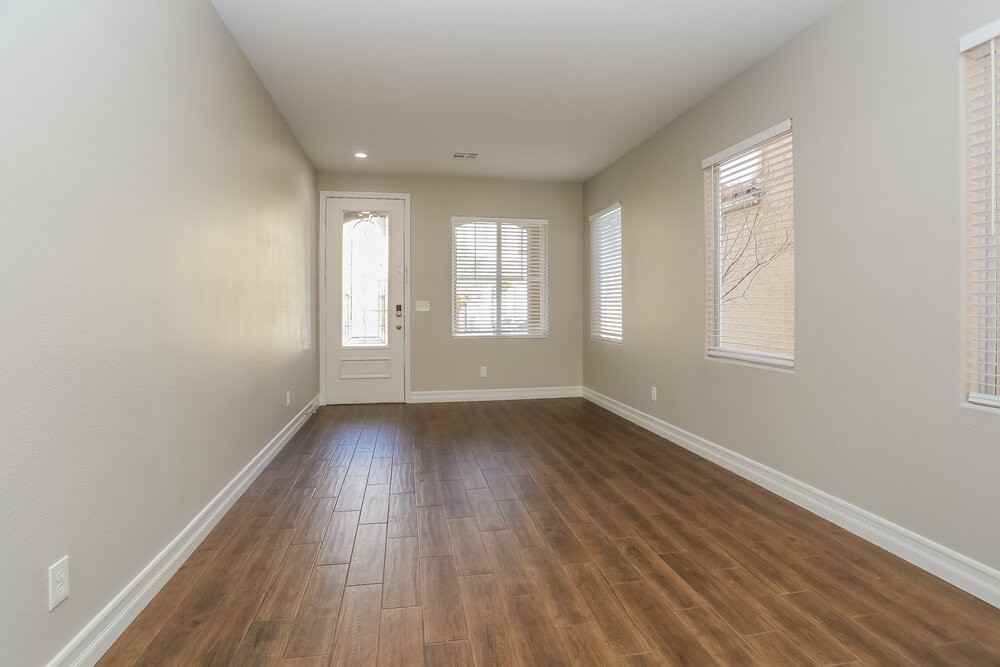 8447 Lucero Ave - Photo 5 of 17