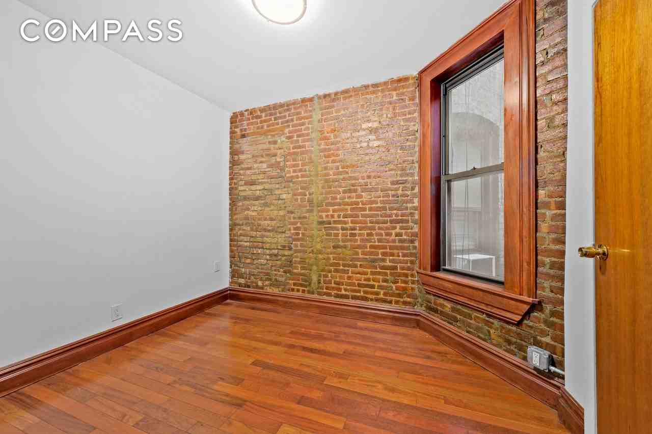 144 W 109th St #1E - Photo 3 of 6