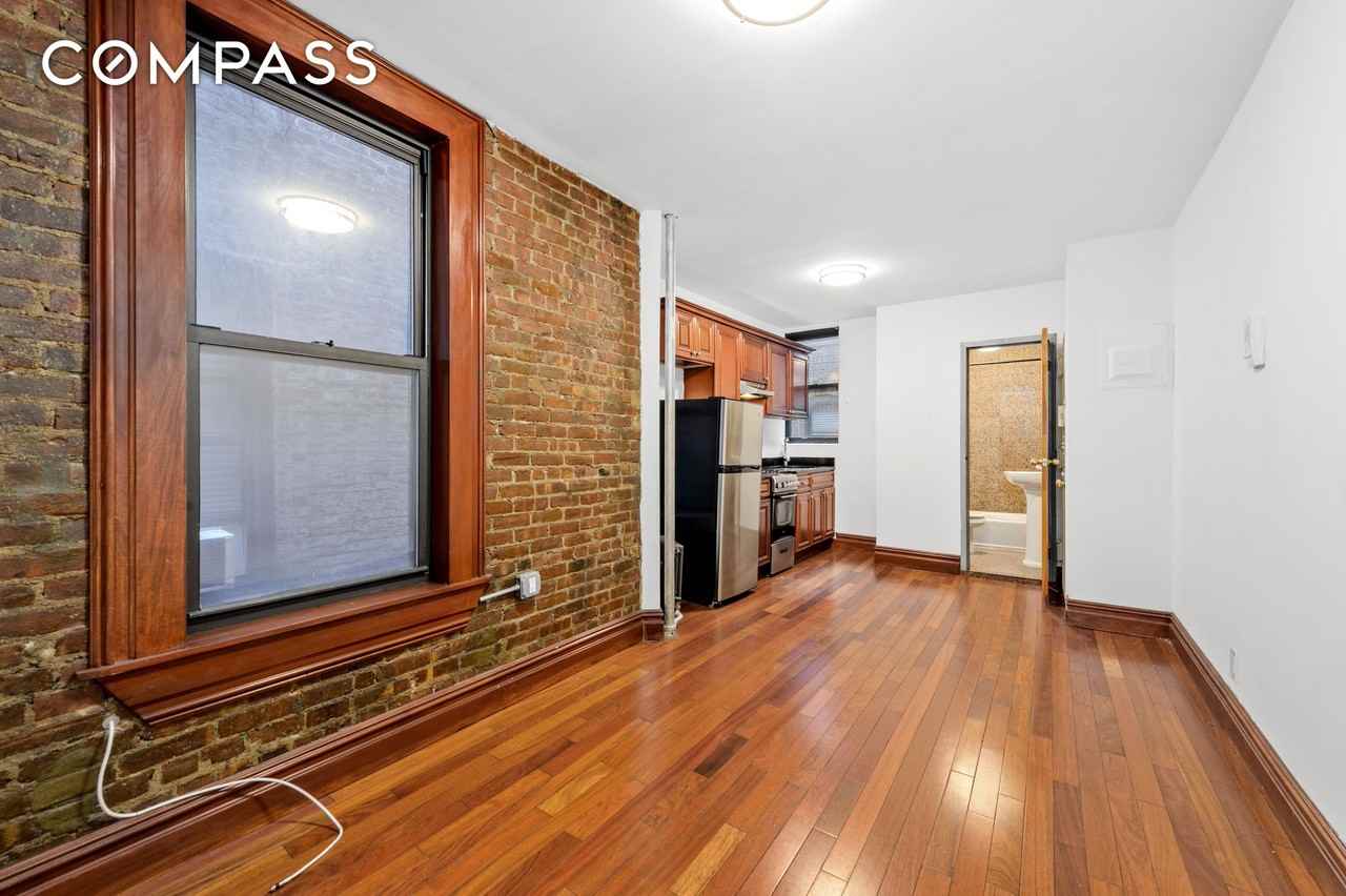 144 W 109th St #1E - Photo 4 of 6
