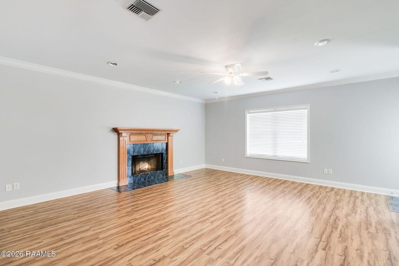 209 Morningside Dr - Photo 7 of 15