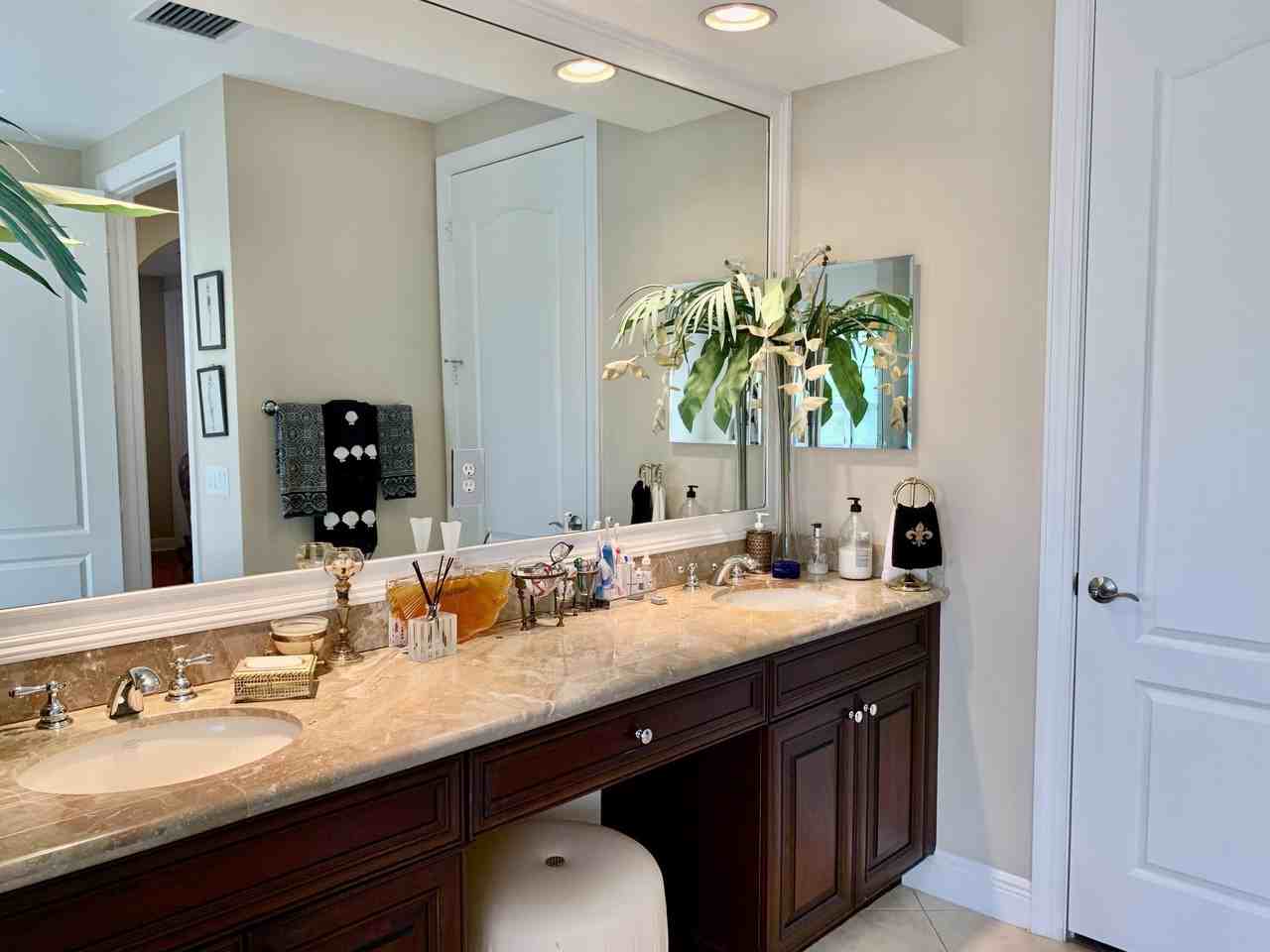 5620 Ne Trieste Ter - Photo 6 of 41
