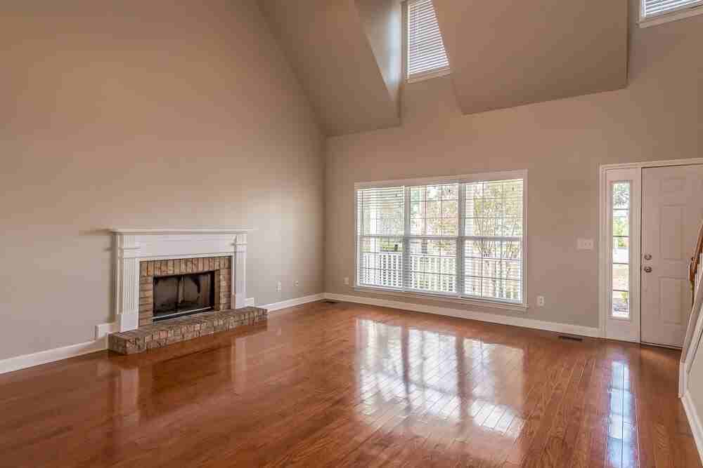 2647 Hansford Dr - Photo 3 of 15