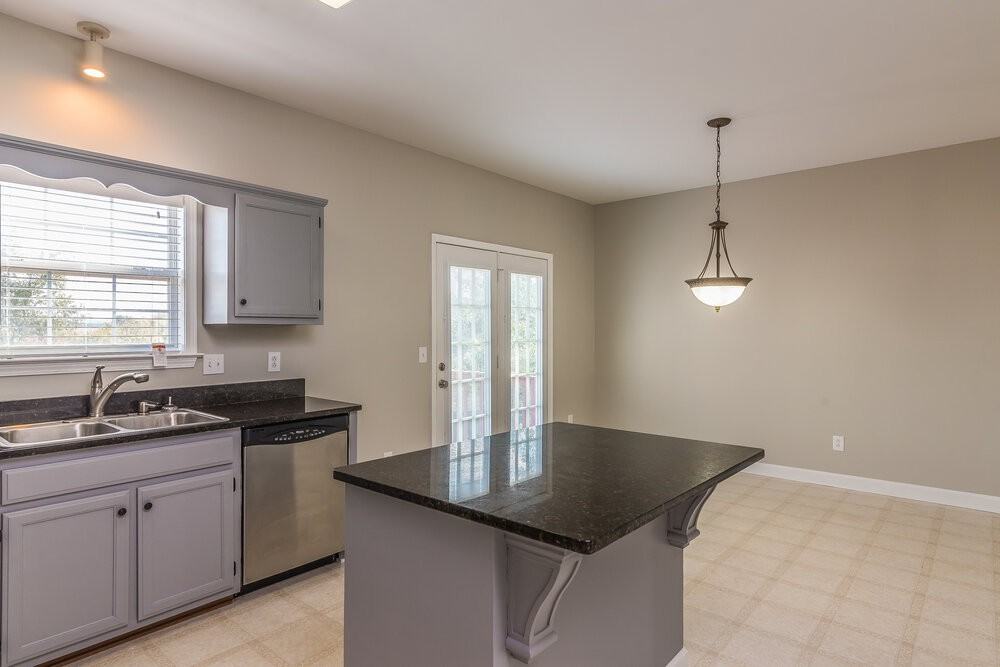 2647 Hansford Dr - Photo 6 of 15