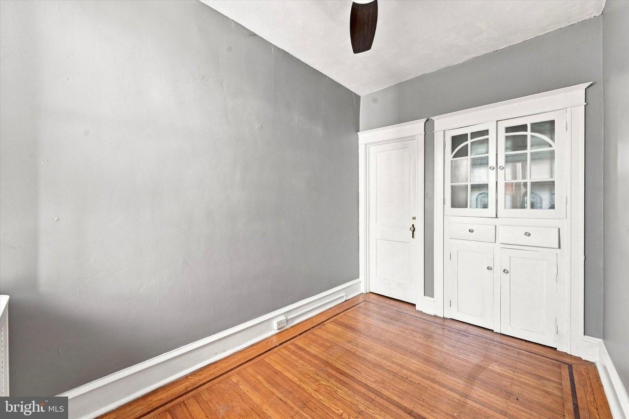 203 Barrett St - Photo 6 of 16