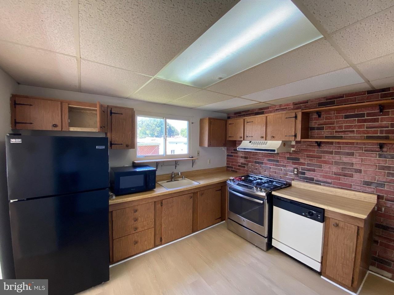 311 Colby Cir - Photo 4 of 38