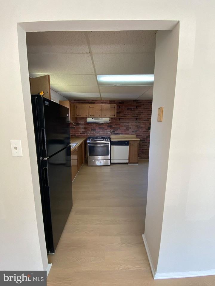 311 Colby Cir - Photo 5 of 38