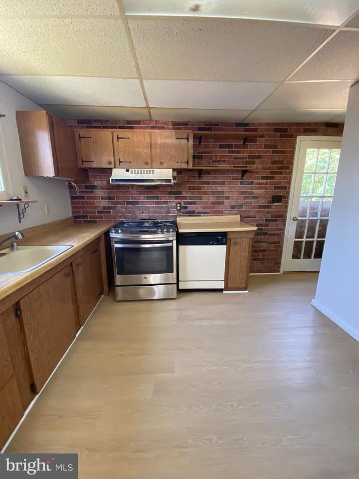 311 Colby Cir - Photo 6 of 38