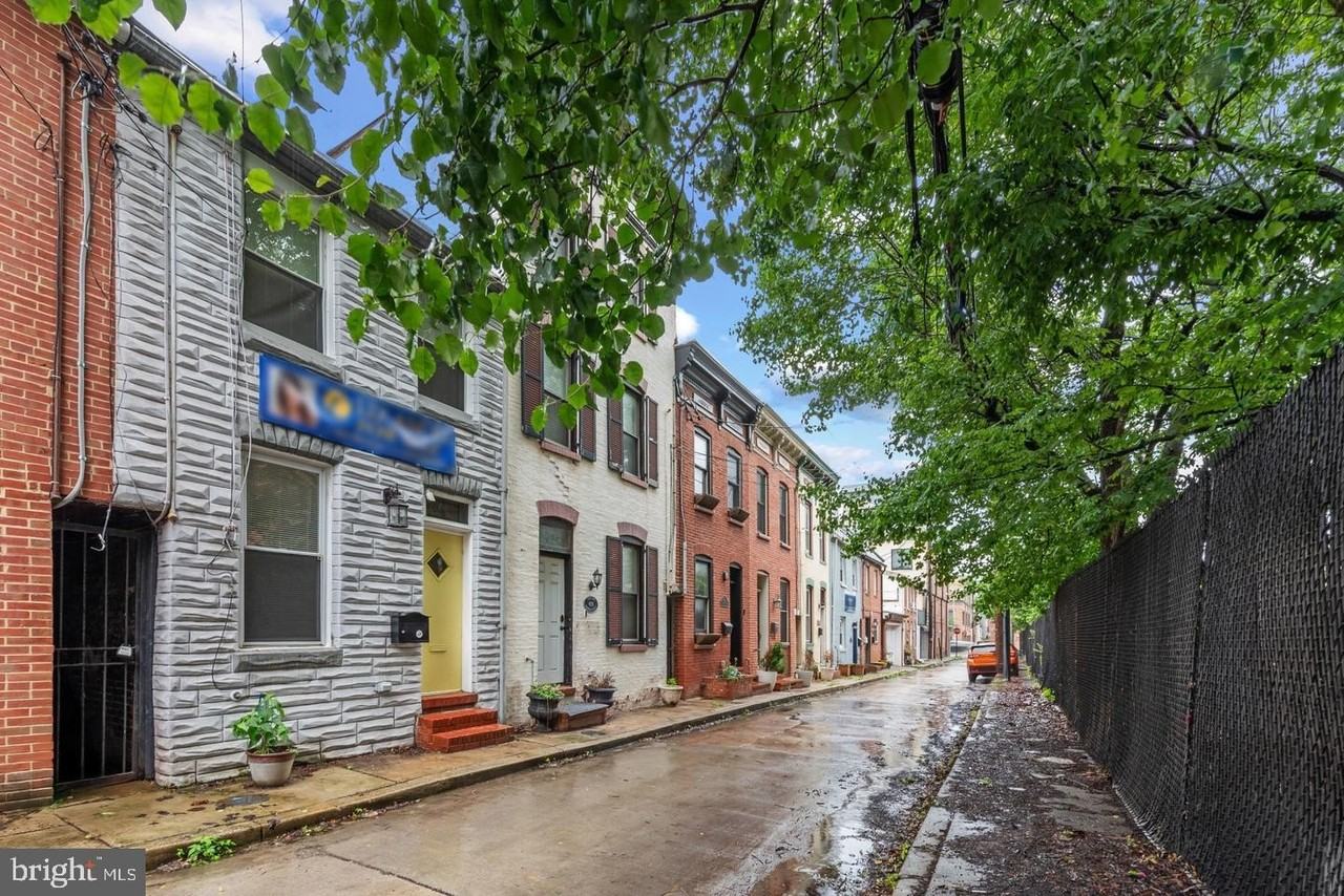 607 S Durham St - Photo 2 of 24