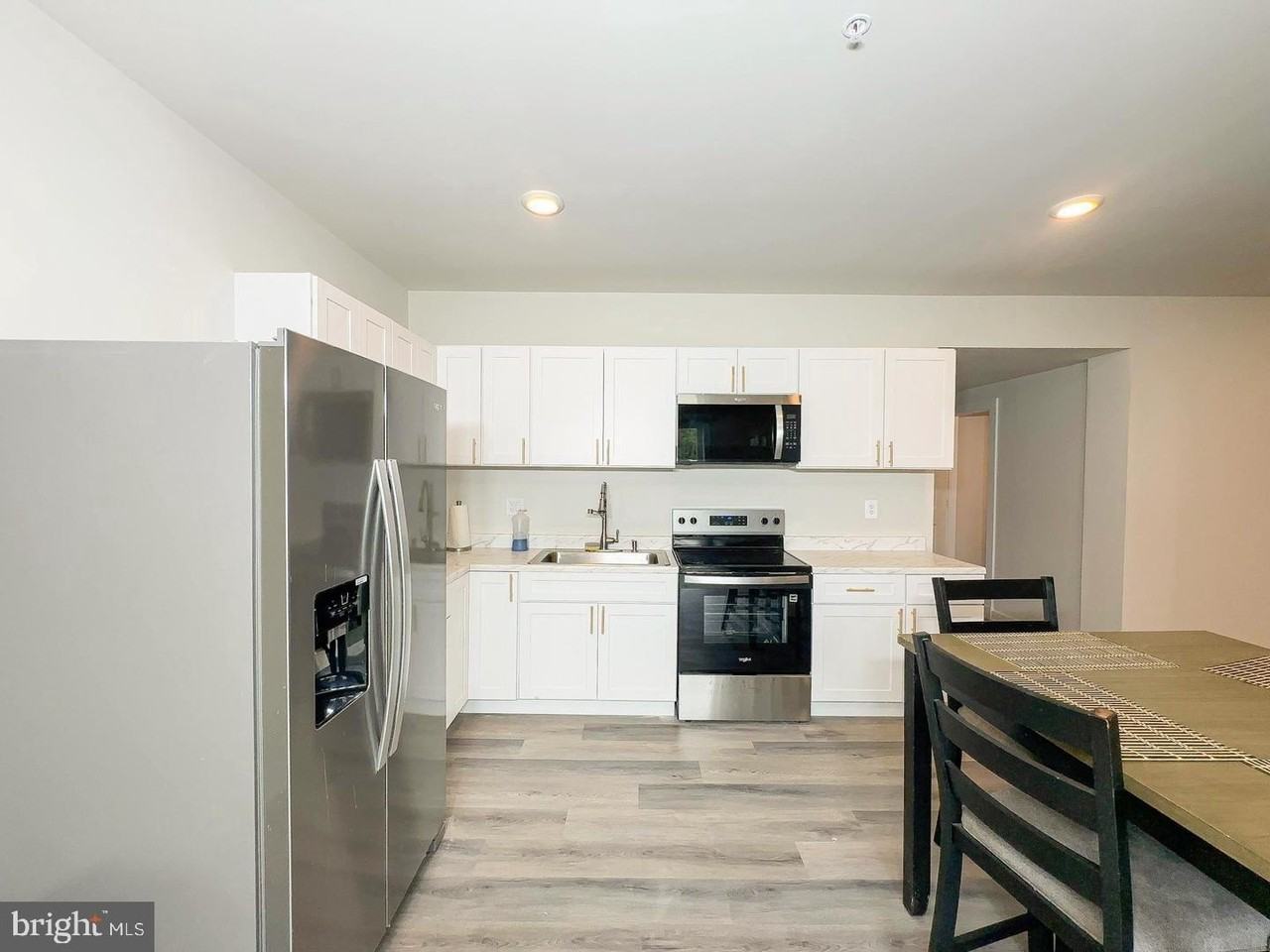 6717 Glenhurst Dr - Photo 2 of 18