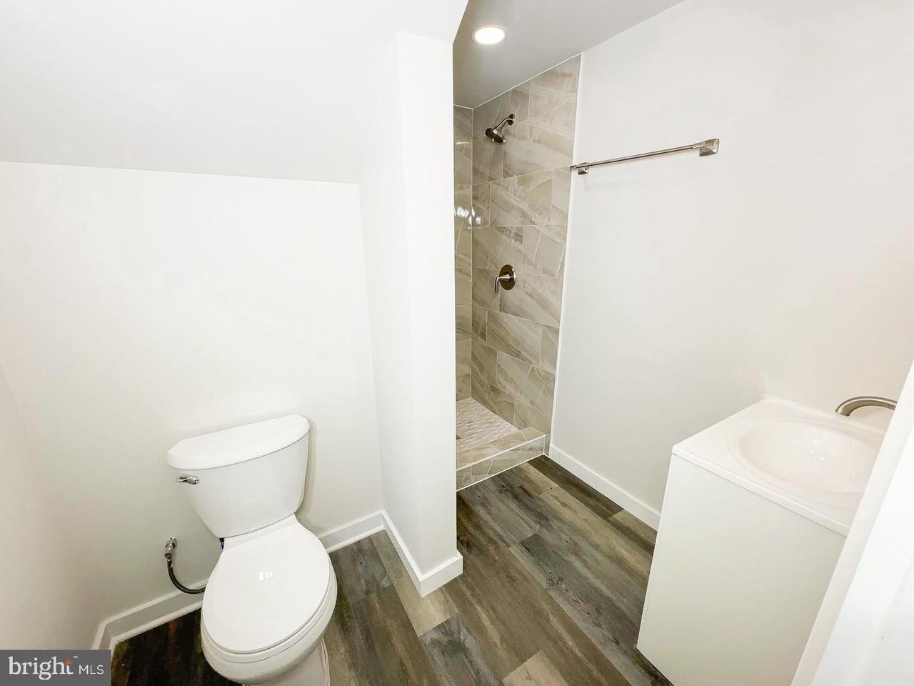6717 Glenhurst Dr - Photo 4 of 18