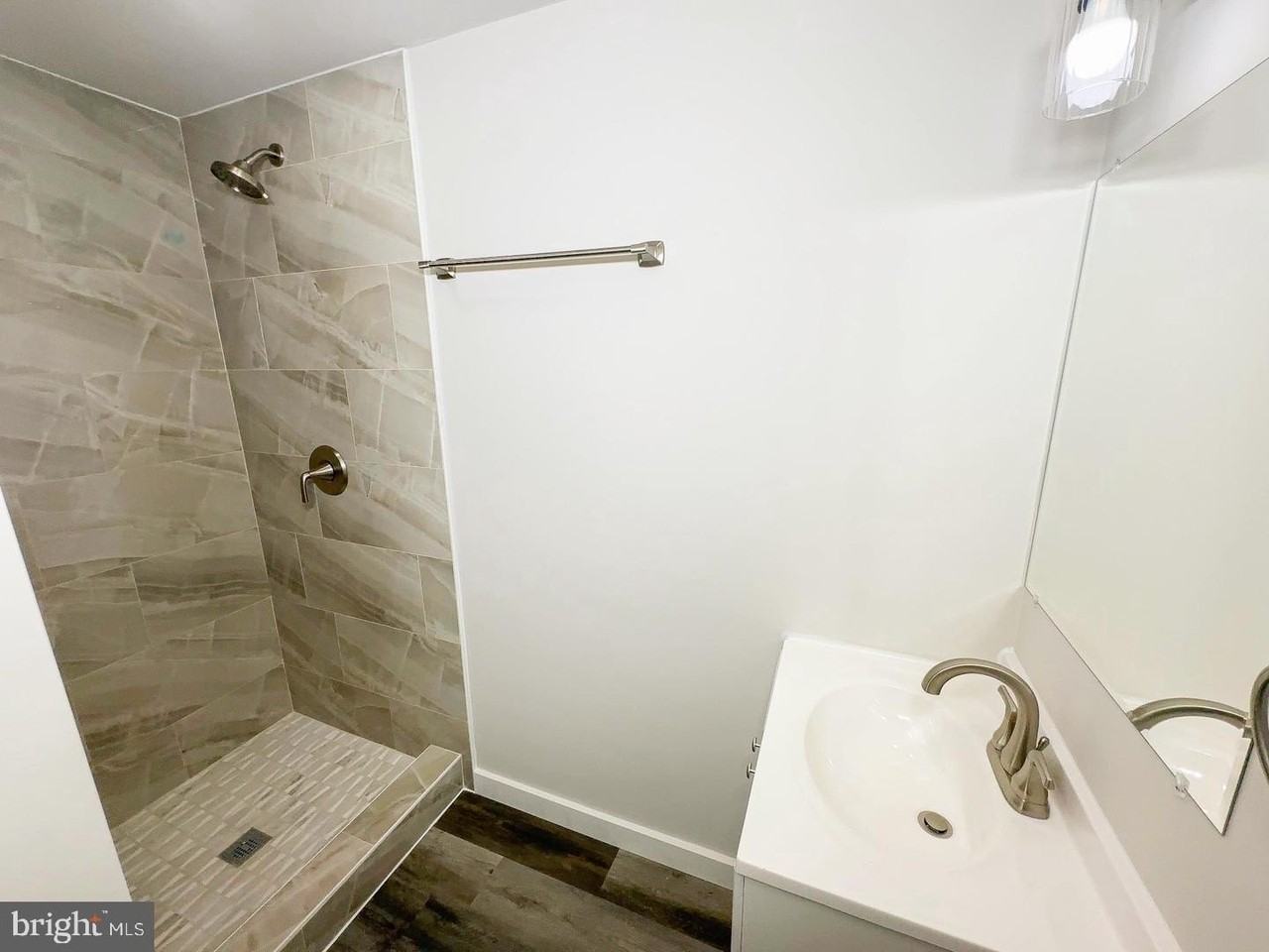 6717 Glenhurst Dr - Photo 5 of 18