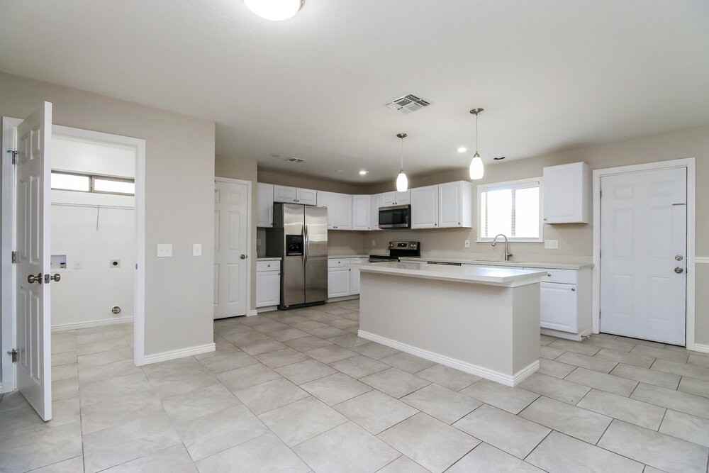 452 S Higo Cir - Photo 6 of 16