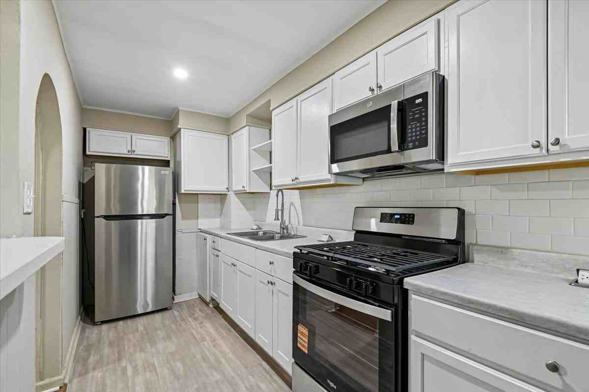 5105 Chalgrove Ave #1 - Photo 2 of 20