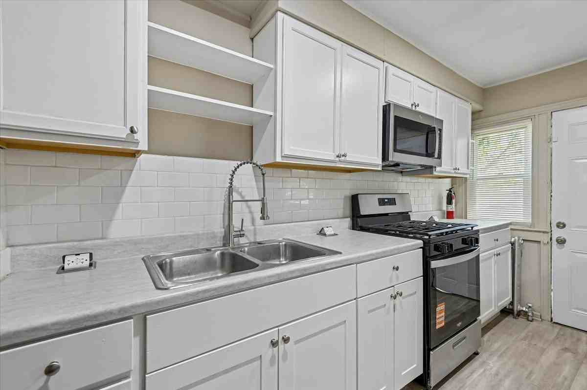 5105 Chalgrove Ave #1 - Photo 3 of 20