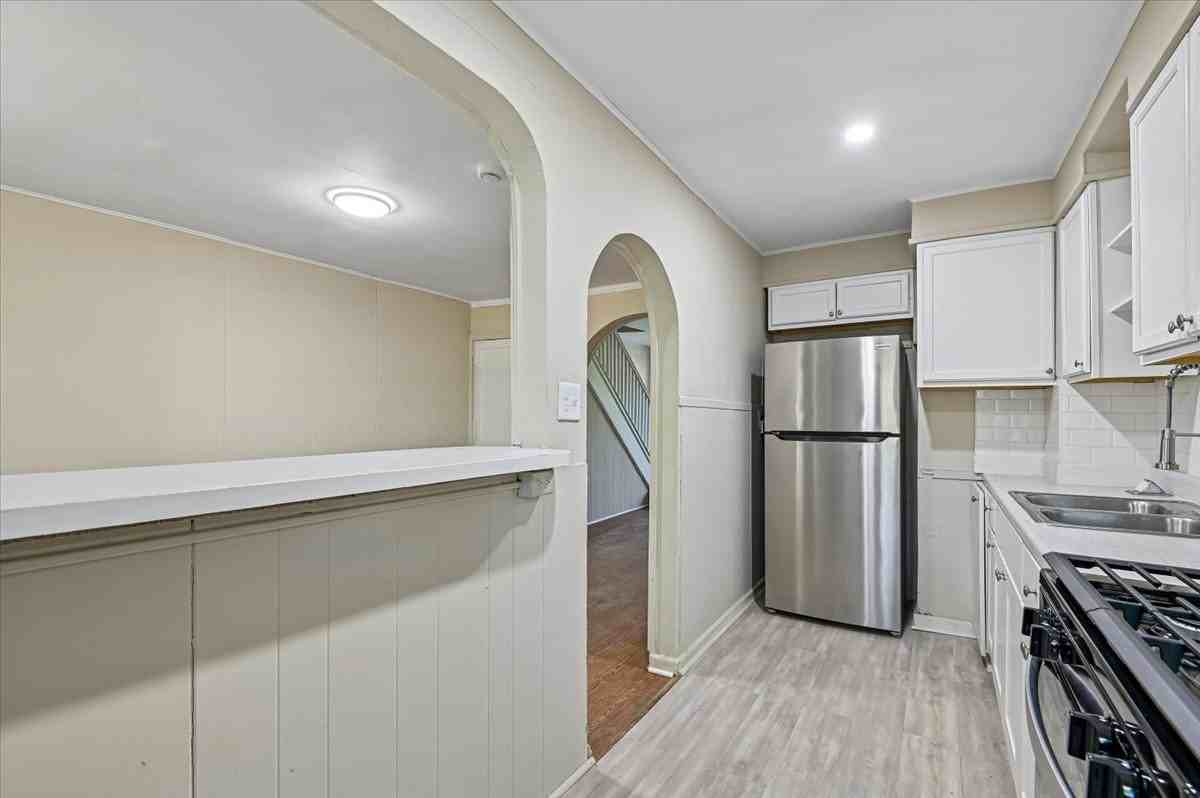 5105 Chalgrove Ave #1 - Photo 5 of 20