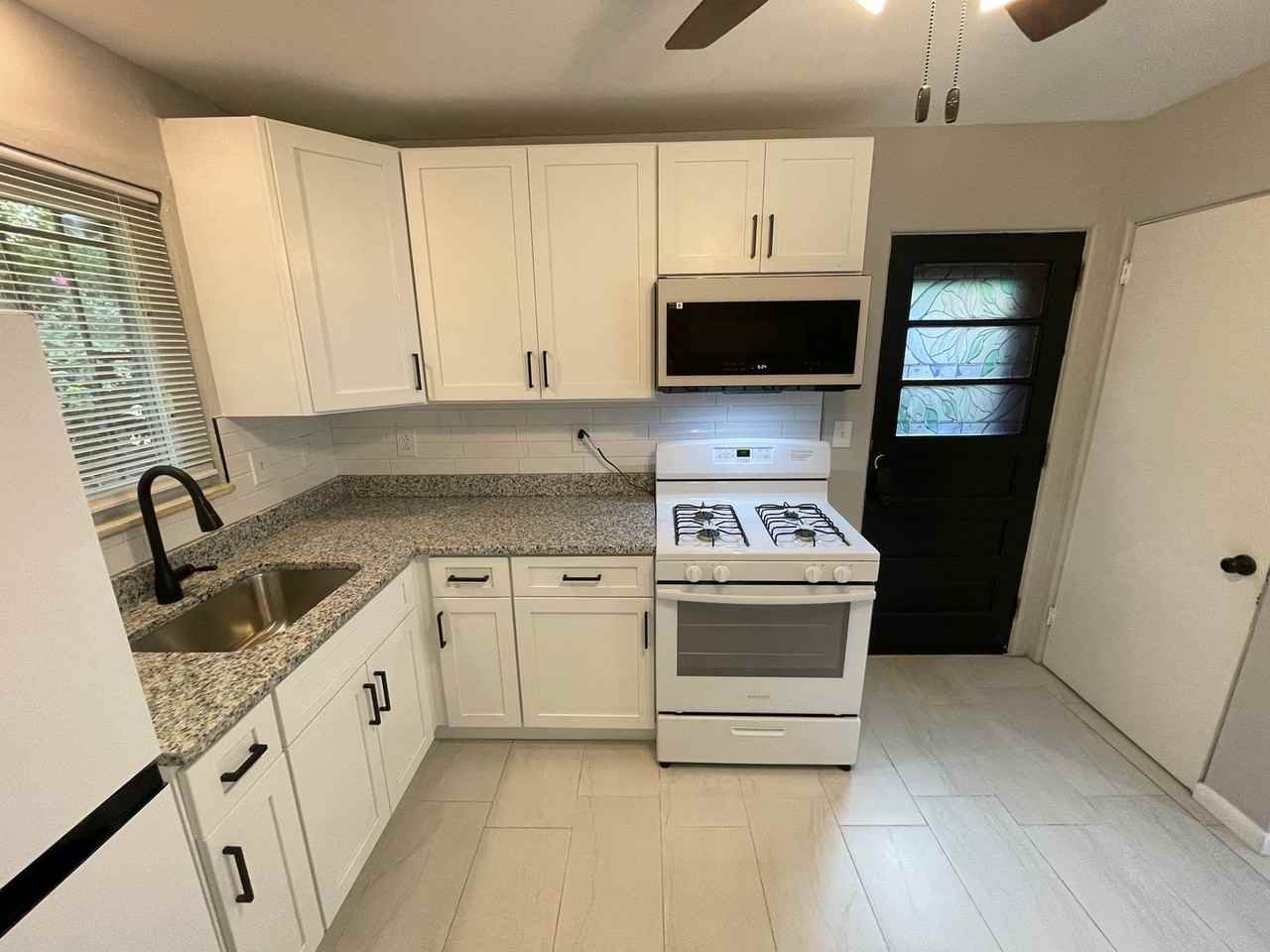 630 Dornbush St - Photo 6 of 27