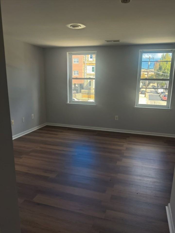 1422 W Allegheny Ave - Photo 3 of 7
