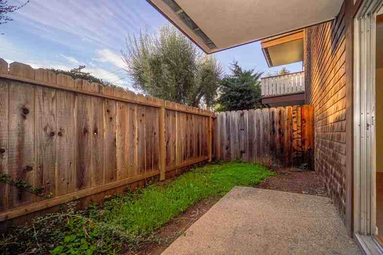 2700 Del Medio Ct #102 - Photo 6 of 11